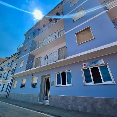 Fronte Il Trampolino Sul Mare Con A/c